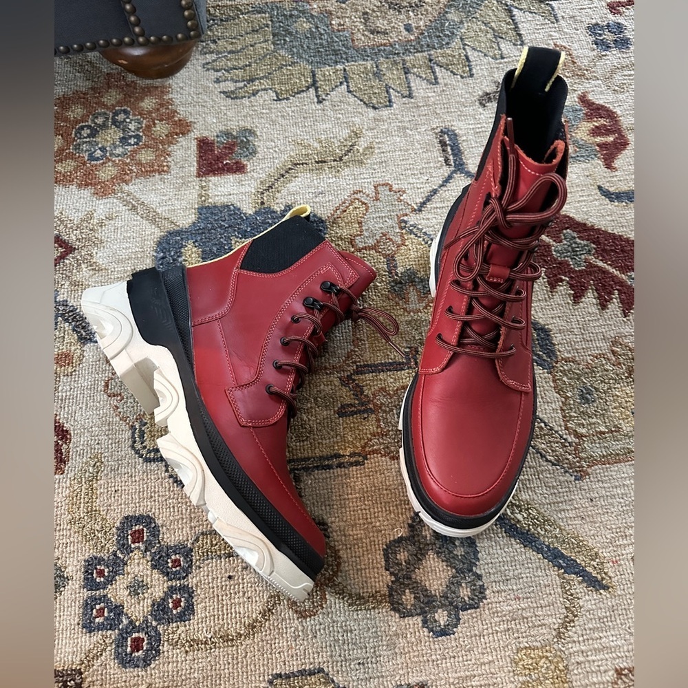 Sorel Brex Warp Red Black Waterproof Lace Up Bootie sz 9 - Picture 1 of 12